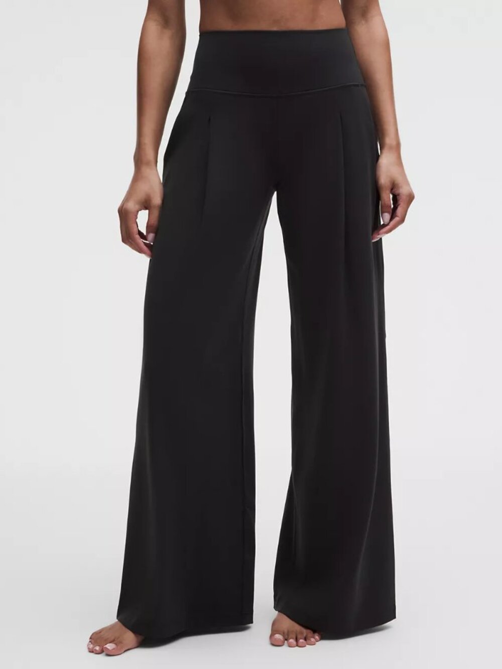Size 2, BNWT Lululemon Align Palazzo Pant Short, Black